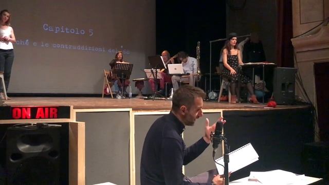 "Butterflies on Flowers" - Backstage (Anghiari, Italia) смотреть онлайн