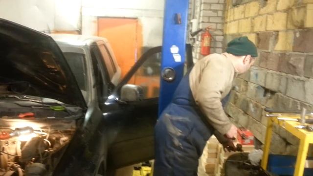 Хонда СРВ Замена главного цилиндра сцепления смотреть онлайн