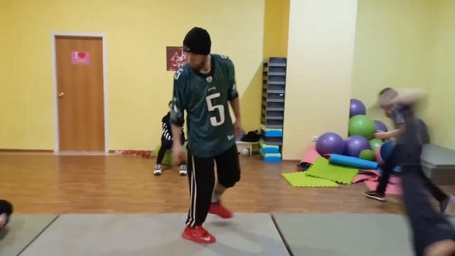 Тренировка в Валуйках/BREAKE DANCE смотреть онлайн