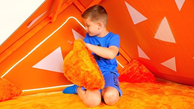 Diana and Roma Funny Kids Stories with brother Oliver смотреть онлайн