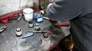 Ремонт подвески VW Touran. Устанавливаем сайлентблоки собственного производства