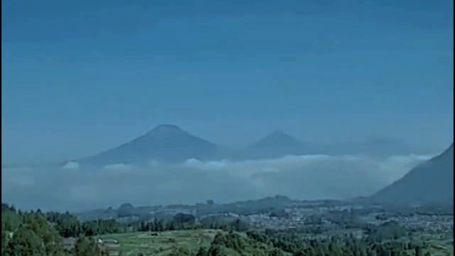 Beautiful Indonesia Countryside, Merbabu Mountain, Central Java смотреть онлайн