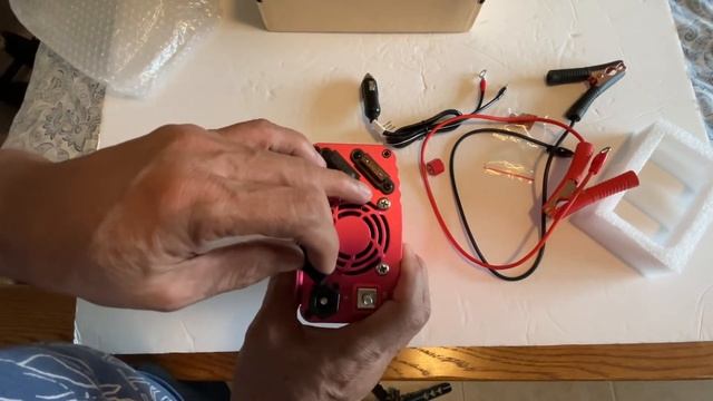 Unboxing of BESTEK 500W Pure Sine Wave Power Inverter DC 12V to AC 110V Car Plug Inverter Adapter смотреть онлайн