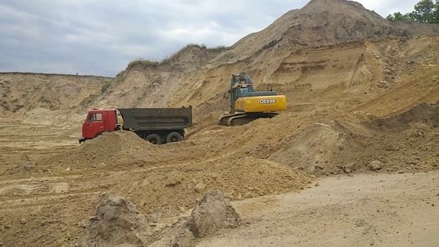 Экскаватор John Deere E240LC