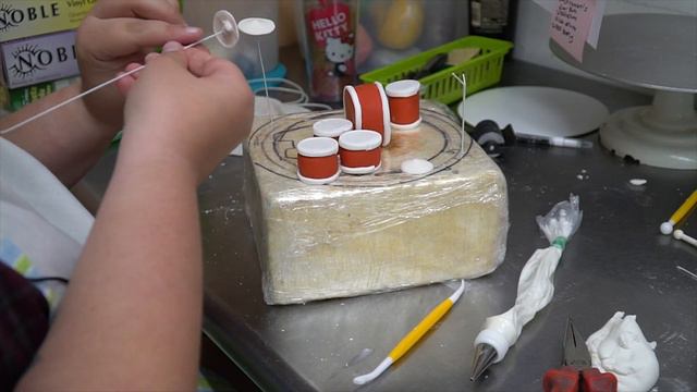 Making a Sculpted Drum Set Cake! смотреть онлайн