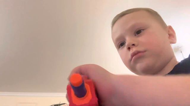 Старший VS Младший брат! Куда пропал Артём?