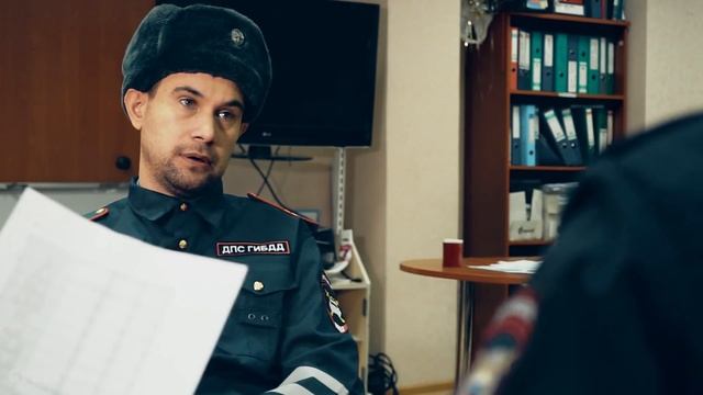 Тупой ГАИшник устроил беспредел в городе смотреть онлайн