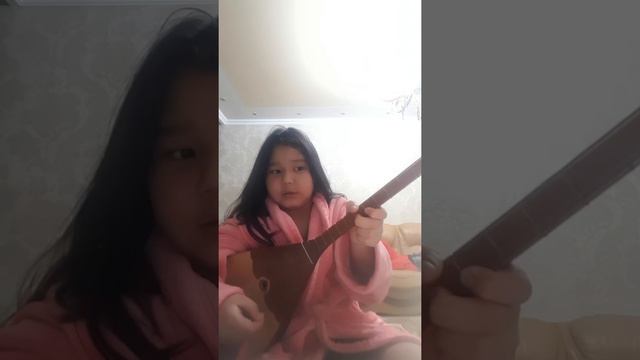 Пыталась показать как надо играть смотреть онлайн