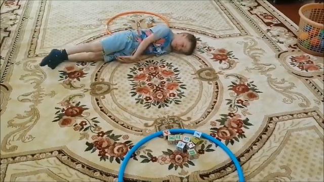 Игра "Обруч и кубики" для улучшения сенсорных различений смотреть онлайн