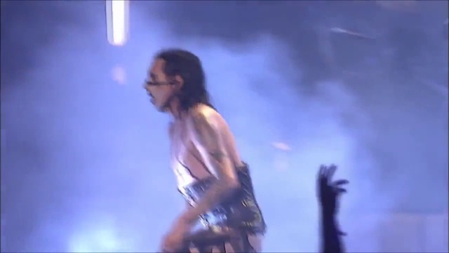 Marilyn Manson - The Beautiful People (Live in Los Angeles 08.10.2001) смотреть онлайн