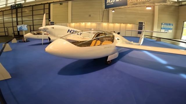 Планера и будушее на Friedrichshafen Aero 2022. Гибриды. Электричество. Водород. Солнечная энергия