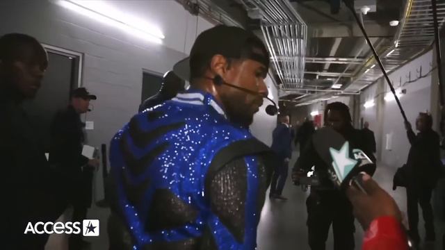 Justin Bieber Applauds Usher Following Super Bowl Performance смотреть онлайн