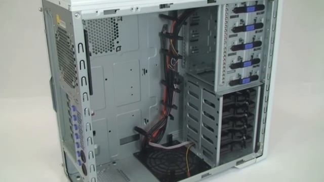 Cooler Master CM 690 PCGH Edition смотреть онлайн