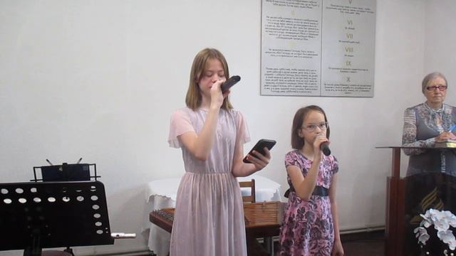 Пение "Вижу Бога каждый день". Виноградова Ангелина и Сырская Лидия смотреть онлайн
