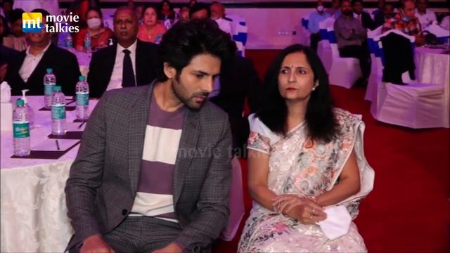 Kartik Aaryan salutes fighting spirit of cancer survivors, extends his respects to them смотреть онлайн