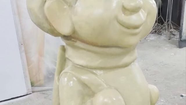 Нанесение полимочевины на декорации, арт-объекты, скульптуры из пенопласта