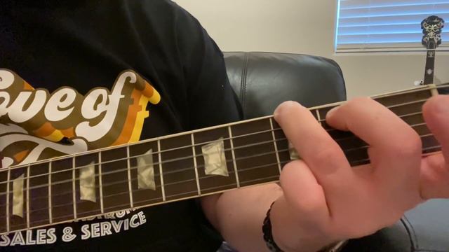 The WORST way to play a G chord on the guitar! ~ John’s Guitar Lounge смотреть онлайн