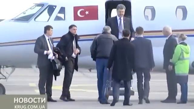 В Одессу прилетел Петр Порошенко смотреть онлайн