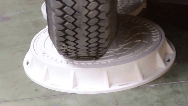 Испытания канализационного люка компании Каматек смотреть онлайн