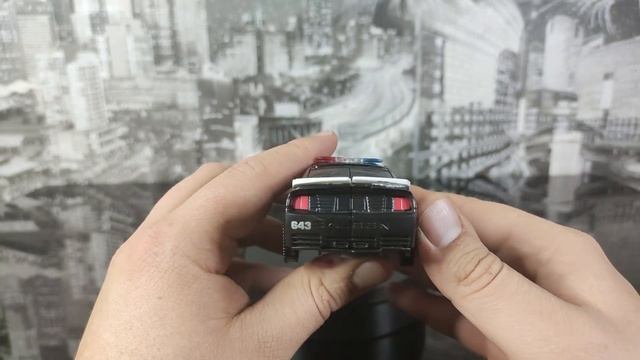 Transformers Dark of the moon Deluxe Barricade review - отличная фигурка со своими НО. смотреть онлайн
