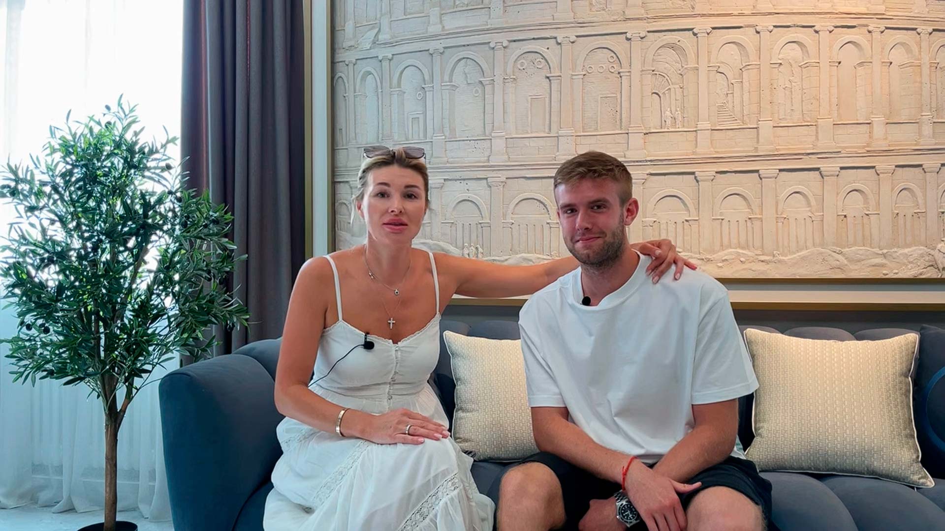 Отзыв заказчиков о дизайне и ремонте квартиры в современном стиле