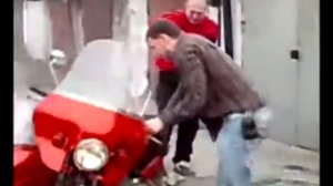 Подборка мото приколов на мотоциклах ИЖ,Минск ит.д.  Uma seleção de piadas moto em motocicl