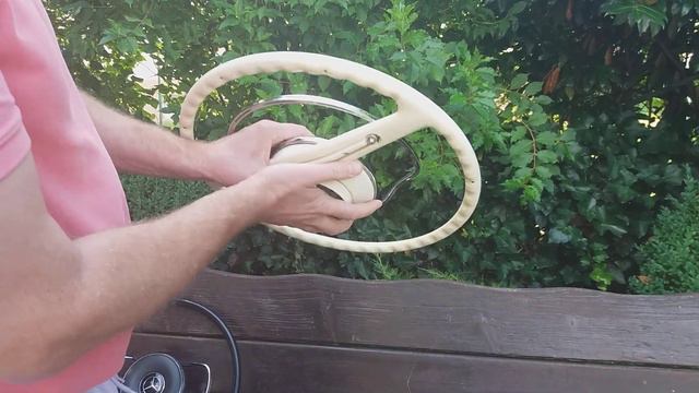 Сравнение бакелитовых рулей Mercedes  W108 ,w109, W110, W111 Heckflosse, W113 Pagode
