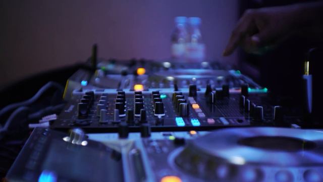 Marshall Jefferson classic house DJ set from DJ Mag HQ смотреть онлайн