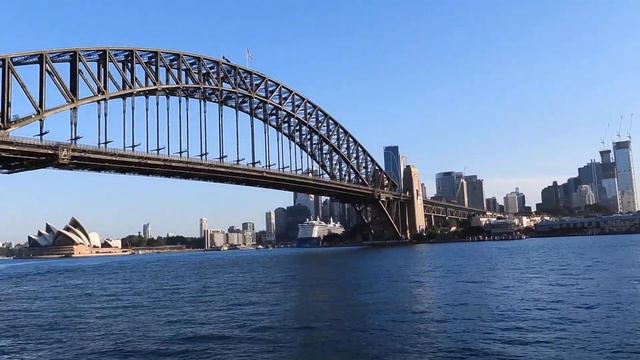 Sydney Harbour filmed from North Sydney смотреть онлайн