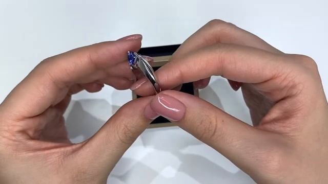 Кольцо женское с танзанитами огранки триллион смотреть онлайн