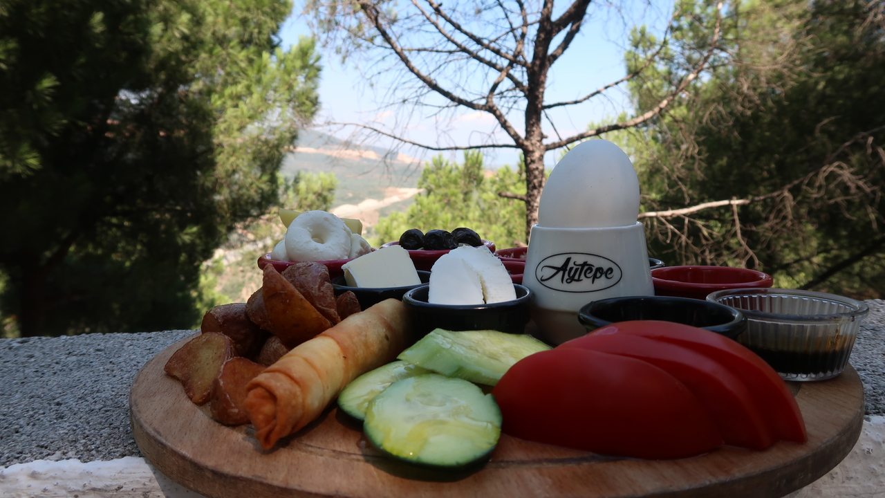 Самая богатая деревня в Турции. Турецкий завтрак в лесу