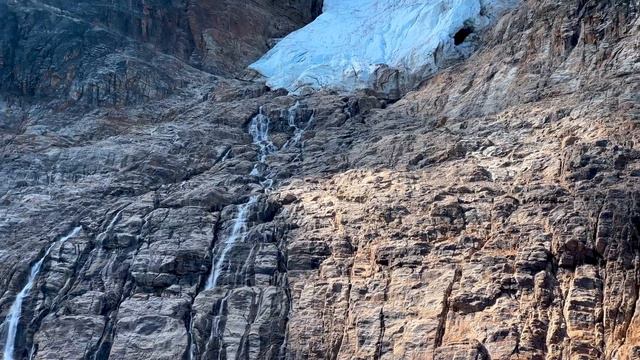 8 MUST SEE Stops in JASPER NATIONAL PARK | Facts & History, Glaciers, Falls, & Wildlife смотреть онлайн