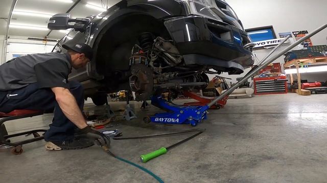 FORD AUTO LOCKING HUBS NO 4X4? HOW TO FIX*THE RIGHT WAY* смотреть онлайн