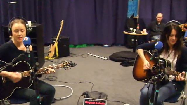 NUGENT & BELLE - Bones, Live yn Noardewyn Omrop Fryslân смотреть онлайн