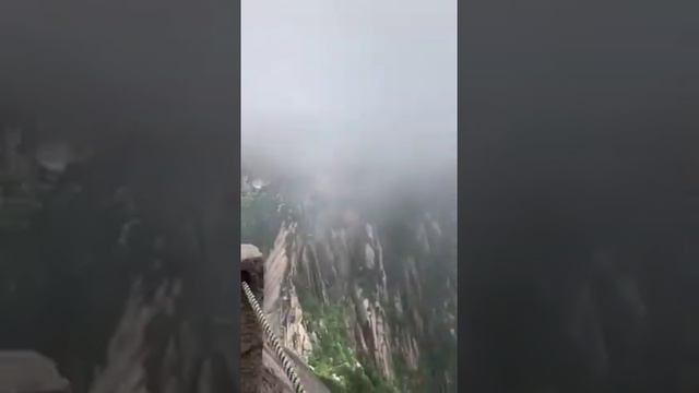 Слабонервным не смотреть!А красота кругом какая!..... смотреть онлайн