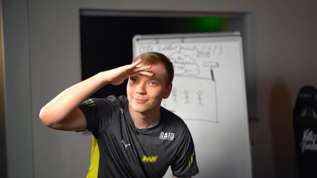 "Угадай Что?" NAVI PUBG Mobile Тренируют Идеальную Коммуникацию смотреть онлайн