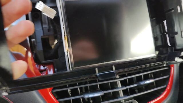 Peugeot 208 - Infotainment screen removal guide