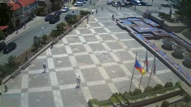 Вебкамера "Площадь Советская". Запись 11.07.2017 13:00:03 смотреть онлайн