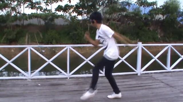 simply jump with big statue merlion @ singapore cafe, bontang смотреть онлайн