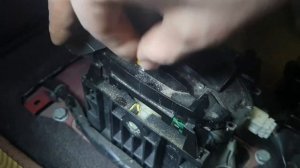 Замена лампочки подсветки АКПП,ремонт  овердрайва,натяжка ручника Nissan Micra k12