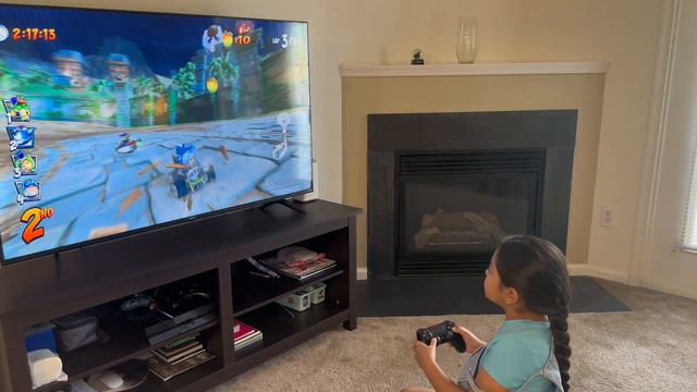 Любите PlayStation✅играю в игру Crash получила кубок#usa#kidsvideo #kids#playstation#crash#игры#pla