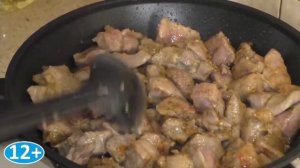 Мясо с картошкой в казане в духовке.