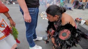 STREET SPIRITUAL CLEANSING LIMPIA by Indigenous Fernando & Lulu in Mexico City Zocalo ??