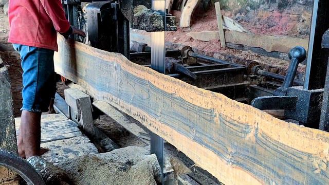 woodworking.menggergaji kayu jati randu blatung bahan pintu kuputarung masjid raya agung di sawmill смотреть онлайн