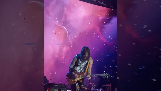 Richard Fortus Guitar Solo Guns N Roses - Knockin' On Heavens Door смотреть онлайн