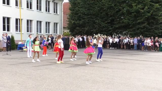 1 Сентября 1 "В" Класс Школа №8 01.09.2020 смотреть онлайн