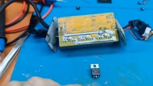 Kugoo S3 клинит колесо при выключенном самокате.