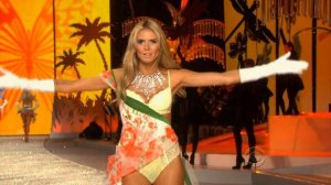 Heidi Klum - Victorias Secret fashion show