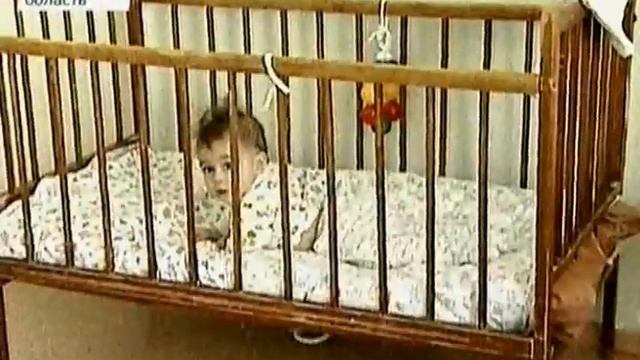 Mat' vybrosila grudnogo rebenka na ulicu v Novogodnyuyu noch' смотреть онлайн