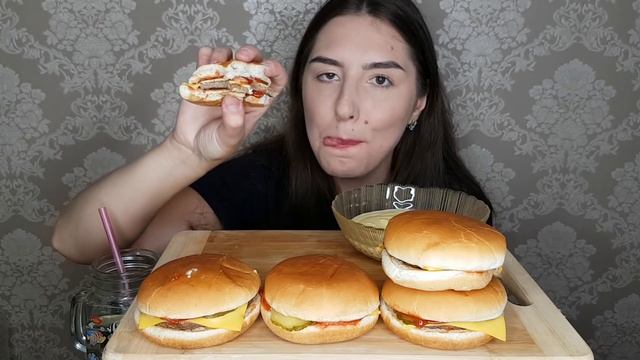 НАТАША БО VS POLYA KEY/БАТТЛ/8 ЧИЗБУРГЕРОВ ЗА РАЗ/КТО БОЛЬШЕ СЪЕСТ?/ МУКБАНГ/АСМР